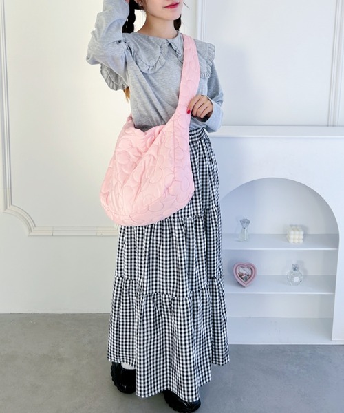 Loueme(ルエム)の「フラワーキルティングショルダーバッグ(ショルダーバッグ・レディース・ピンク/アイボリー/ブラック・FREE)」の20枚目の写真