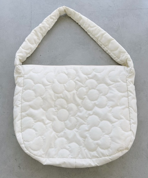 Loueme(ルエム)の「フラワーキルティングショルダーバッグ(ショルダーバッグ・レディース・ピンク/アイボリー/ブラック・FREE)」の21枚目の写真