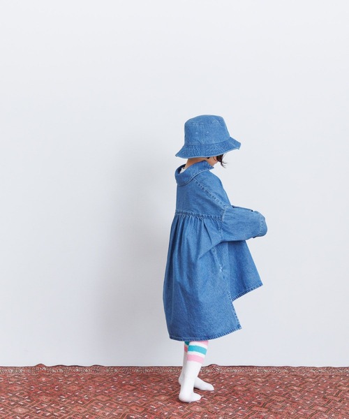 LOWRYS FARM（ローリーズファーム）の「デニムスキッパーシャツワンピース　 995363（ワンピース・キッズ・ブルー・130cm/140cm/120cm/110cm/150cm）」の3枚目の写真