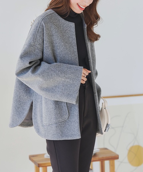 KOBE LETTUCE（コウベレタス）の「ニットスヌード付きノーカラーコート（ノーカラーコート・レディース・ブラウン/グレー/グレイッシュベージュ/ブルー・M）」の3枚目の写真