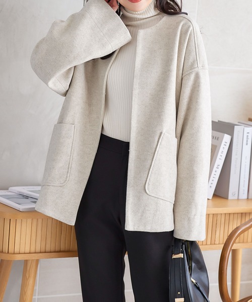 KOBE LETTUCE（コウベレタス）の「ニットスヌード付きノーカラーコート（ノーカラーコート・レディース・ブラウン/グレー/グレイッシュベージュ/ブルー・M）」の4枚目の写真