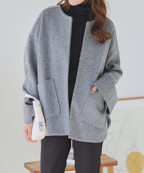 KOBE LETTUCE（コウベレタス）の「ニットスヌード付きノーカラーコート（ノーカラーコート・レディース・ブラウン/グレー/グレイッシュベージュ/ブルー・M）」の5枚目の写真