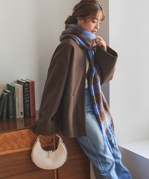 KOBE LETTUCE（コウベレタス）の「ニットスヌード付きノーカラーコート（ノーカラーコート・レディース・ブラウン/グレー/グレイッシュベージュ/ブルー・M）」の10枚目の写真