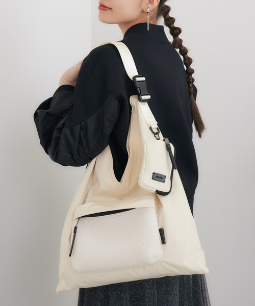 story.（ストーリー）の「story. ポーチチャーム付ナイロンバッグ（トートバッグ・レディース・ホワイト/ブラック/ミント・FREE）」の8枚目の写真