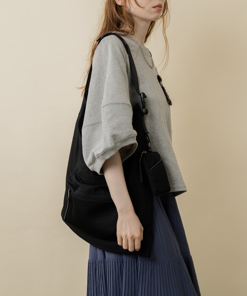 story.（ストーリー）の「story. ポーチチャーム付ナイロンバッグ（トートバッグ・レディース・ホワイト/ブラック/ミント・FREE）」の4枚目の写真