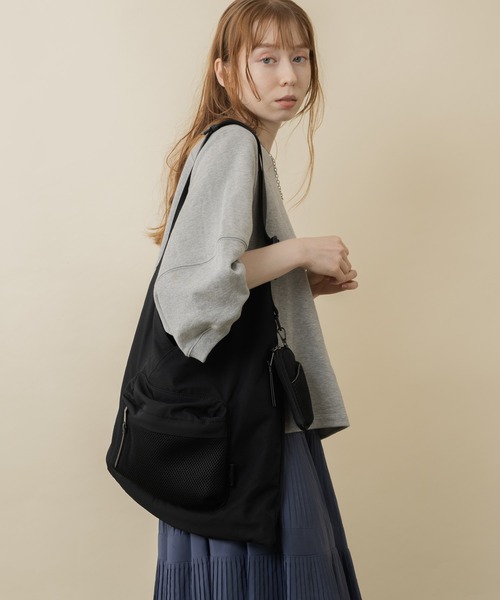 story.（ストーリー）の「story. ポーチチャーム付ナイロンバッグ（トートバッグ・レディース・ホワイト/ブラック/ミント・FREE）」の7枚目の写真