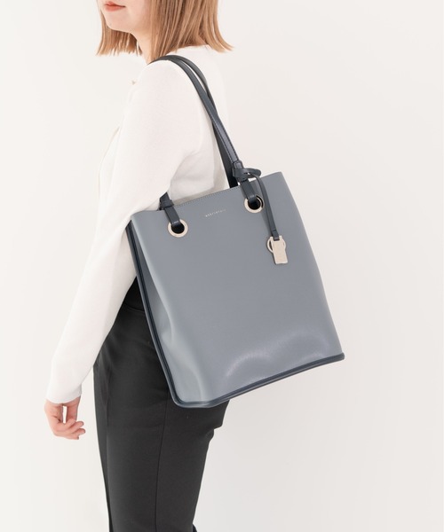 MERCURYDUO（マーキュリーデュオ）の「【MERCURYDUO/マーキュリーデュオ 】 メタル アイレット 縦長トートバッグ（トートバッグ・レディース・オリーブ/ブラック/ベージュ/キャメル/グレイッシュブルー/スモークピンク/オフホワイト/グレイッシュベージュ/アイボリー/ゴールド/ブロンズ/シルバー・FREE）」の7枚目の写真