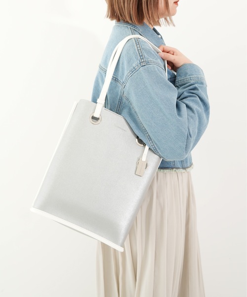 MERCURYDUO（マーキュリーデュオ）の「【MERCURYDUO/マーキュリーデュオ 】 メタル アイレット 縦長トートバッグ（トートバッグ・レディース・オリーブ/ブラック/ベージュ/キャメル/グレイッシュブルー/スモークピンク/オフホワイト/グレイッシュベージュ/アイボリー/ゴールド/ブロンズ/シルバー・FREE）」の10枚目の写真