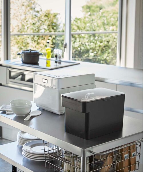 tower（タワー）の「【WEB限定】tower 米びつ5kg 軽量カップ付き（キッチン収納・レディース・ブラック/ホワイト・FREE）」の22枚目の写真