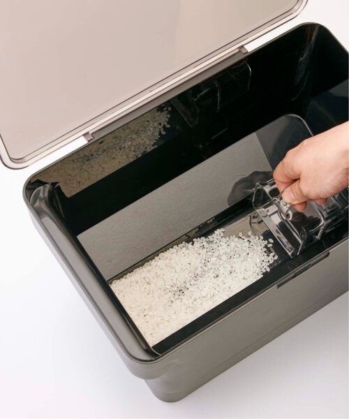 tower（タワー）の「【WEB限定】tower 米びつ5kg 軽量カップ付き（キッチン収納・レディース・ブラック/ホワイト・FREE）」の21枚目の写真