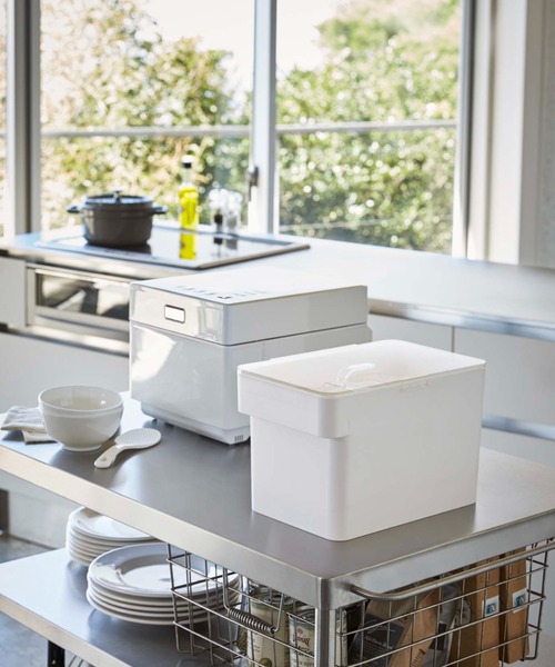 tower（タワー）の「【WEB限定】tower 米びつ5kg 軽量カップ付き（キッチン収納・レディース・ブラック/ホワイト・FREE）」の7枚目の写真