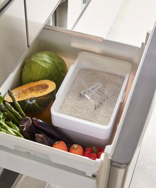 tower（タワー）の「【WEB限定】tower 米びつ5kg 軽量カップ付き（キッチン収納・レディース・ブラック/ホワイト・FREE）」の8枚目の写真