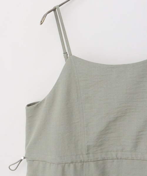 Honeys（ハニーズ）の「ドロスト使いキャミワンピース（ワンピース・レディース・オリーブ/ブラック/ライトベージュ/グレイッシュベージュ・LL/3L/S/M/L）」の17枚目の写真