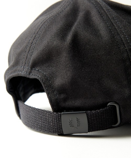 FRED PERRY（フレッドペリー）の「[FRED PERRY/フレッドペリー] ブランド刺繍ロゴ キャップ（キャップ・レディース・ブラック・ONE SIZE）」の5枚目の写真
