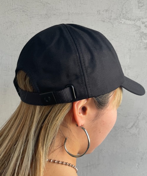 FRED PERRY（フレッドペリー）の「[FRED PERRY/フレッドペリー] ブランド刺繍ロゴ キャップ（キャップ・レディース・ブラック・ONE SIZE）」の11枚目の写真