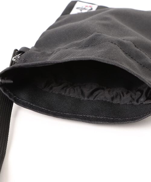 CHUMS(チャムス)の「【CHUMS/チャムス】 Recycle Goldfish Shoulder(ショルダーバッグ・メンズ・スカイブルー/ブラック/その他2/その他3/その他1/ネイビー/ブラウン/レッド/ブルー・FREE)」の19枚目の写真