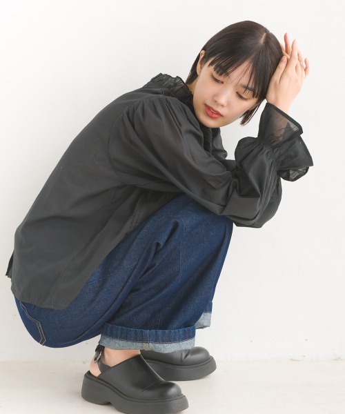 OMNES(オムネス)の「コットンボイルフロントレース袖ボリュームプルオーバー(シャツ/ブラウス・レディース・ベージュ/ホワイト/ブラック/ブルー・FREE)」の18枚目の写真