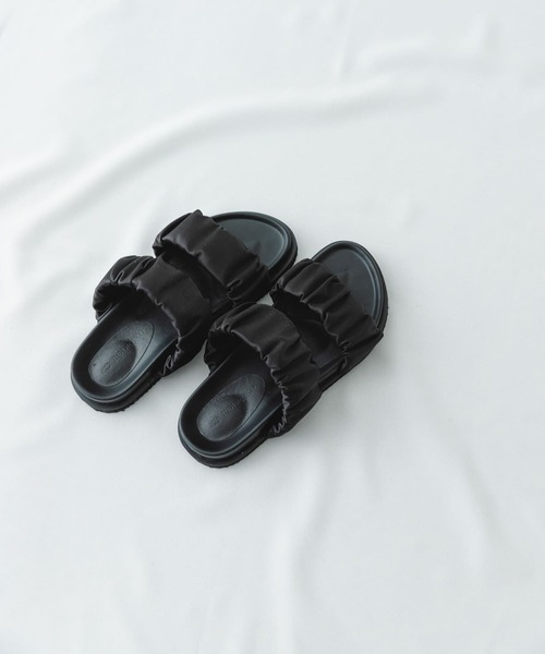 RODE SKO（ロデスコ）の「ギャザースライドサンダル（サンダル・レディース・ブラック/ライトグレー・36/37/38）」の9枚目の写真