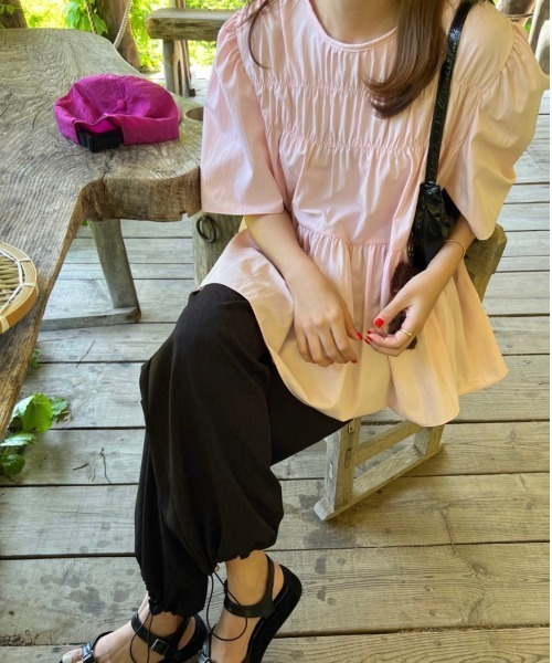 N.s（エヌドットエス）の「フロントギャザーペプラムブラウス（シャツ/ブラウス・レディース・グリーン/ピンク/ブラック・FREE）」の9枚目の写真