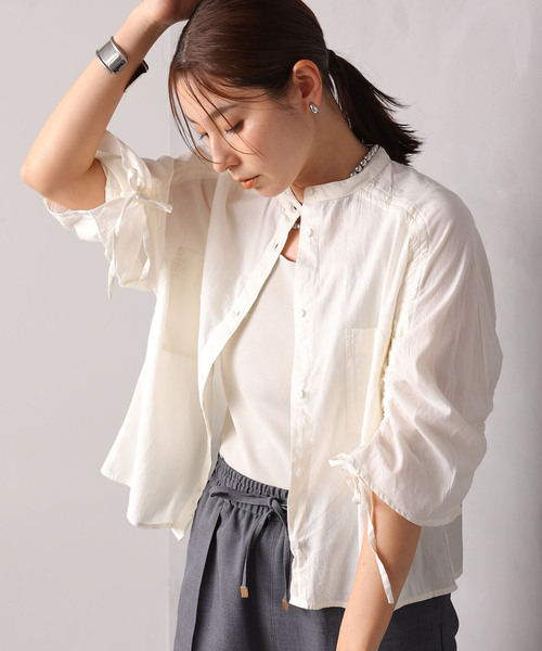 ONE'S TRUE（ワンズトゥルー）の「ギャザーシャツ（シャツ/ブラウス・レディース・ブルー/オフホワイト/ブラック・M）」の4枚目の写真