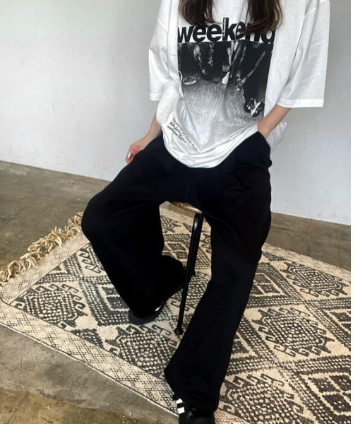ISOOK（アイスー）の「Weekend ロゴプリントTシャツ(kiharu select) / プリントTシャツ 半袖 オーバーサイズTシャツ ロゴＴシャツ ロゴT（Tシャツ/カットソー・レディース・ブラック/ホワイト・FREE）」の9枚目の写真