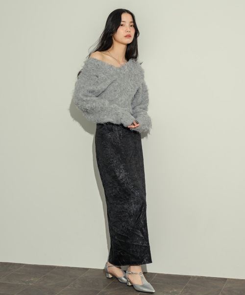 NEUNA(ヌナ)の「センターシームフェイクレザーローヒール(パンプス・レディース・シルバー/ブラック・L/M/S)」の5枚目の写真