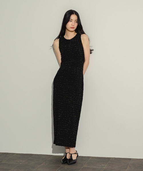 NEUNA(ヌナ)の「センターシームフェイクレザーローヒール(パンプス・レディース・シルバー/ブラック・L/M/S)」の10枚目の写真