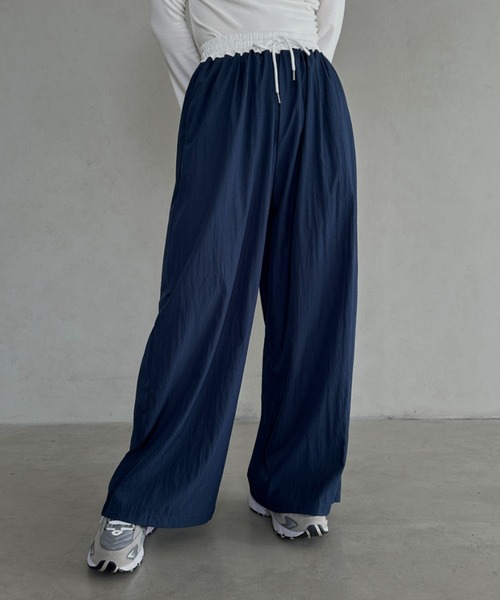 MYMOOD.（マイムード）の「配色ナイロンワイドパンツ（その他パンツ・レディース・ブラック/ネイビー・FREE）」の2枚目の写真