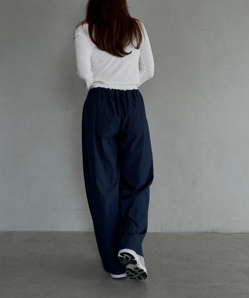 MYMOOD.（マイムード）の「配色ナイロンワイドパンツ（その他パンツ・レディース・ブラック/ネイビー・FREE）」の4枚目の写真