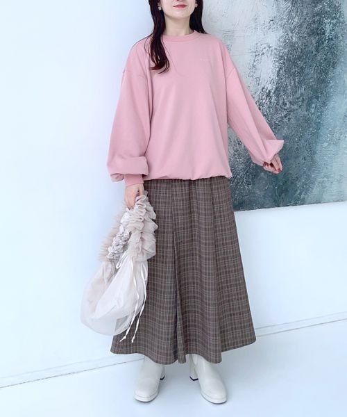 mysty woman(ミスティウーマン)の「【スタッフプロデュース/WEB限定】MiO企画・ちび刺繍ロゴスウェット 149818(スウェット・レディース・ベージュ/アイボリー/ピンク・FREE)」の17枚目の写真