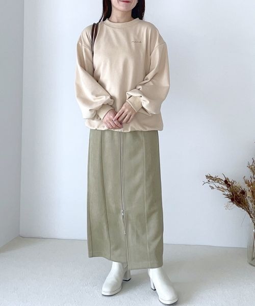 mysty woman(ミスティウーマン)の「【スタッフプロデュース/WEB限定】MiO企画・ちび刺繍ロゴスウェット 149818(スウェット・レディース・ベージュ/アイボリー/ピンク・FREE)」の18枚目の写真