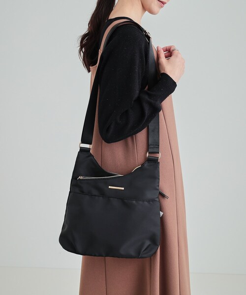 SHOO・LA・RUE（シューラルー）の「◆プレゼントにも バー金具 ポケットショルダーバッグ（ショルダーバッグ・レディース・ブラック/オレンジ/ナチュラル・00）」の13枚目の写真