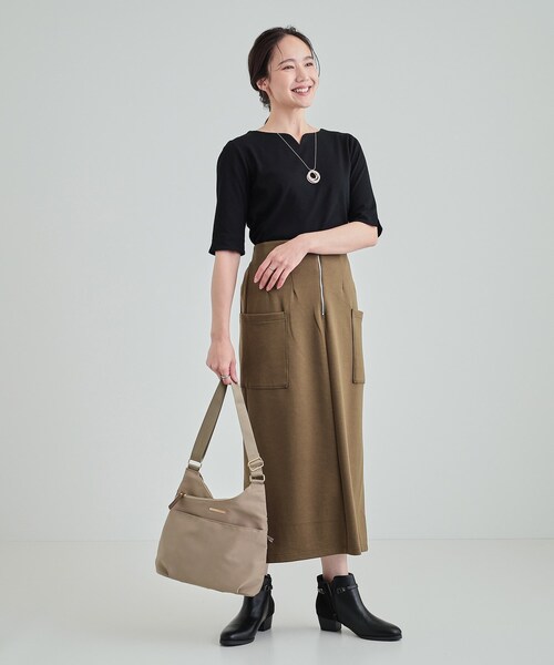 SHOO・LA・RUE（シューラルー）の「◆プレゼントにも バー金具 ポケットショルダーバッグ（ショルダーバッグ・レディース・ブラック/オレンジ/ナチュラル・00）」の16枚目の写真