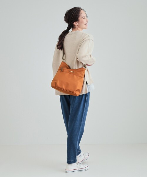 SHOO・LA・RUE（シューラルー）の「◆プレゼントにも バー金具 ポケットショルダーバッグ（ショルダーバッグ・レディース・ブラック/オレンジ/ナチュラル・00）」の17枚目の写真