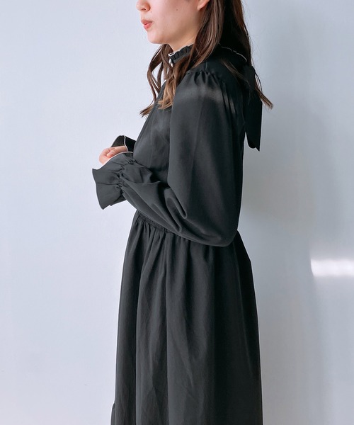 AS KNOW AS plus(アズノゥアズプラス)の「◇前後着用可能 ボウタイ付きキラキラボタンワンピ―ス(ワンピース・レディース・ブラック系/アイボリー系/ブラウン系・FREE)」の10枚目の写真