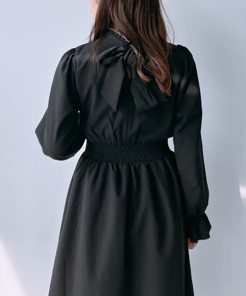 AS KNOW AS plus(アズノゥアズプラス)の「◇前後着用可能 ボウタイ付きキラキラボタンワンピ―ス(ワンピース・レディース・ブラック系/アイボリー系/ブラウン系・FREE)」の11枚目の写真