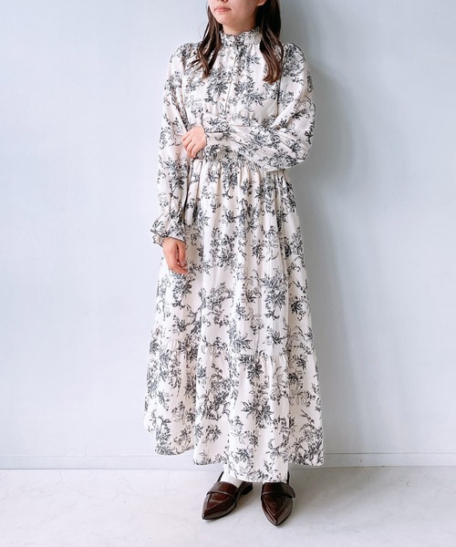AS KNOW AS plus(アズノゥアズプラス)の「◇前後着用可能 ボウタイ付きキラキラボタンワンピ―ス(ワンピース・レディース・ブラック系/アイボリー系/ブラウン系・FREE)」の20枚目の写真