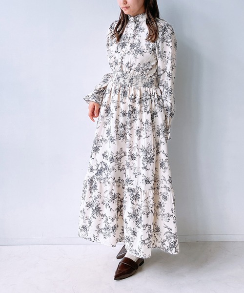 AS KNOW AS plus(アズノゥアズプラス)の「◇前後着用可能 ボウタイ付きキラキラボタンワンピ―ス(ワンピース・レディース・ブラック系/アイボリー系/ブラウン系・FREE)」の21枚目の写真