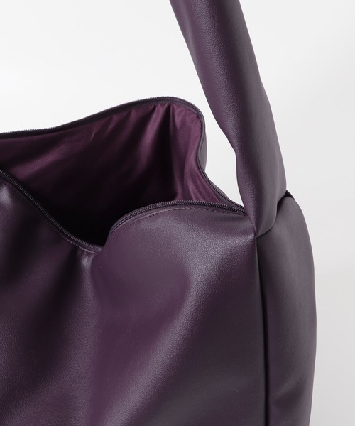 SENSE OF PLACE by URBAN RESEARCH（センスオブプレイスバイアーバンリサーチ）の「フェイクレザーパデットビッグショルダー（ショルダーバッグ・メンズ・ブラック/ブルー/パープル/レッド・ONE）」の13枚目の写真