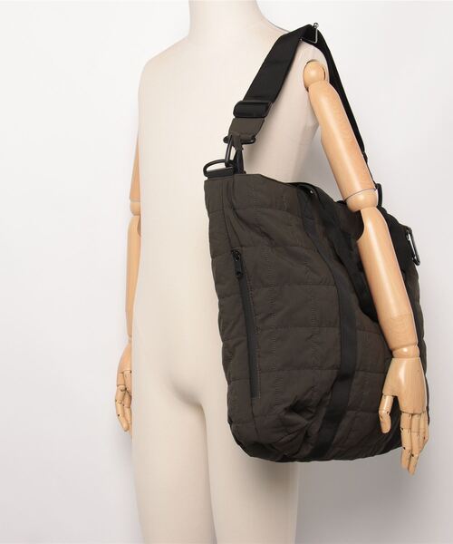 ADAM PATEK(アダムパテック)の「★ADAMPATEK★square quilt shoulder tote bag/スクエアキルトビッグショルダートートバッグ(トートバッグ・メンズ・カーキ/ブラック/グレー・FREE)」の7枚目の写真