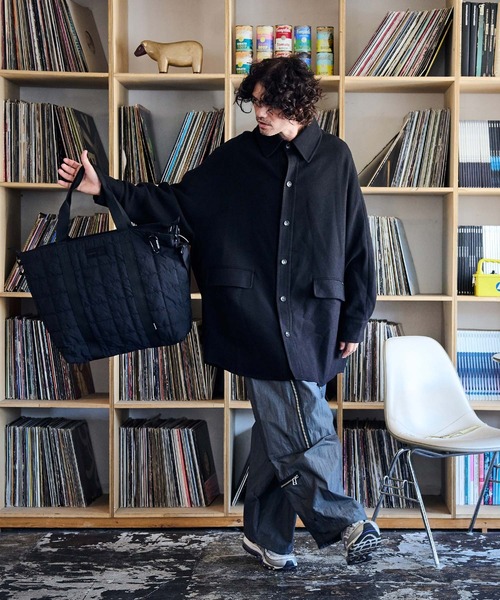 ADAM PATEK(アダムパテック)の「★ADAMPATEK★square quilt shoulder tote bag/スクエアキルトビッグショルダートートバッグ(トートバッグ・メンズ・カーキ/ブラック/グレー・FREE)」の13枚目の写真