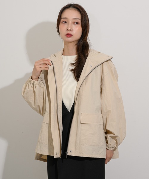 KATHARINE ROSS(キャサリンロス)の「【KATHARINE ROSS】ZOZO限定 マウンテンフレアパーカー(マウンテンパーカー・レディース・ベージュ/ブラック・MEDIUM)」の2枚目の写真