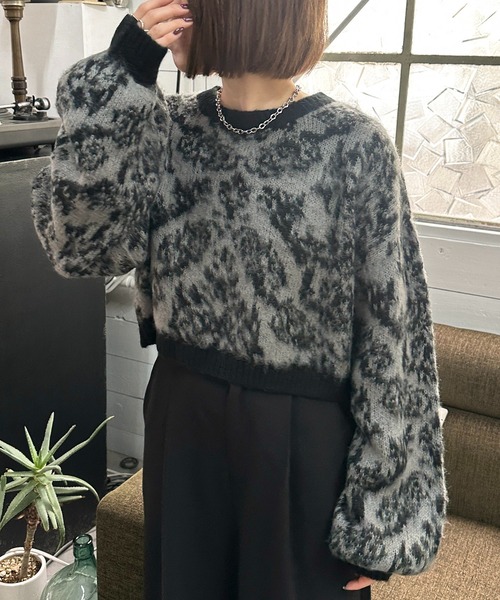 apres jour mignon(アプレジュールミニョン)の「ダマスク柄ニット【ZOZOTOWN限定アイテム】(ニット/セーター・レディース・アイボリー/ブラック/パープル・X-LARGE/フリー)」の8枚目の写真