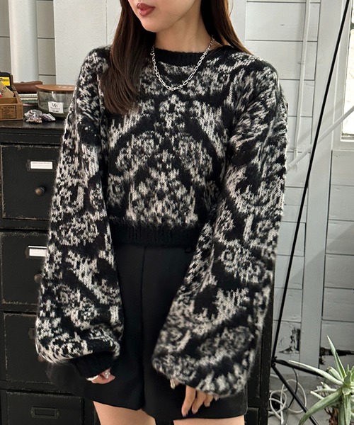 apres jour mignon(アプレジュールミニョン)の「ダマスク柄ニット【ZOZOTOWN限定アイテム】(ニット/セーター・レディース・アイボリー/ブラック/パープル・X-LARGE/フリー)」の4枚目の写真