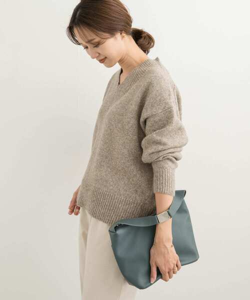 URBAN RESEARCH DOORS（アーバンリサーチドアーズ）の「メランジVネックニット（ニット/セーター・レディース・ミント/ベージュ/アイボリー・MEDIUM）」の11枚目の写真