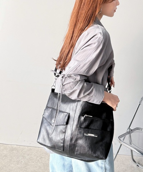 milet Room #301 vol.2 ショルダーバッグ セール】【mily bilet】大容量＆収納力が魅力！ロゴプレート使い2WAY