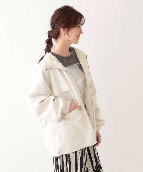 Cutie Blonde（キューティーブロンド）の「【撥水/S-LL】BIGポケット フーディブルゾン（ブルゾン・レディース・アイボリー/オリーブ・01/02/03/04）」の4枚目の写真