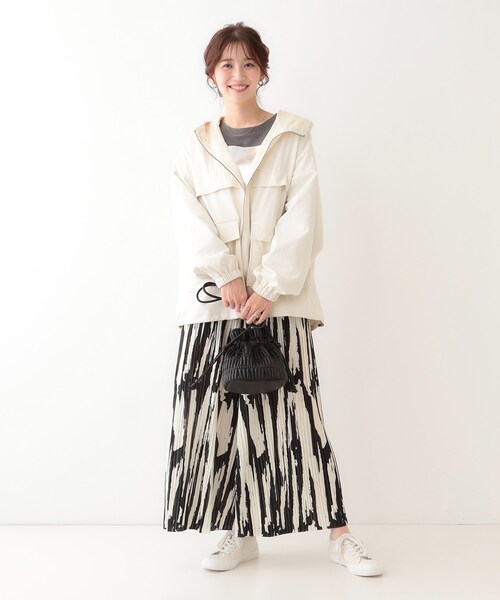 Cutie Blonde（キューティーブロンド）の「【撥水/S-LL】BIGポケット フーディブルゾン（ブルゾン・レディース・アイボリー/オリーブ・01/02/03/04）」の5枚目の写真