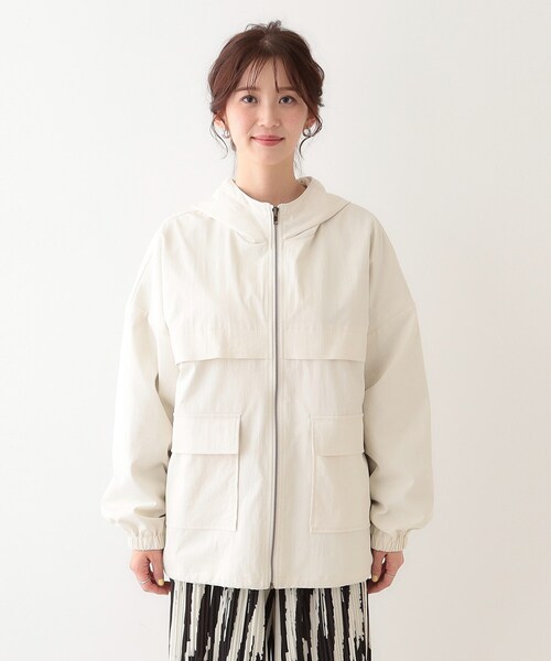Cutie Blonde（キューティーブロンド）の「【撥水/S-LL】BIGポケット フーディブルゾン（ブルゾン・レディース・アイボリー/オリーブ・01/02/03/04）」の11枚目の写真