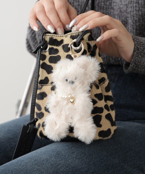 ROOPTOKYO（ループトウキョウ）の「Fluffy Animal Key Chain /ふわふわ カラフルアニマル キーホルダー 夏物 夏服（キーホルダー・レディース・アイボリー/ブラック/グレー/ホワイト/ブラウン/ベージュ・FREE）」の8枚目の写真
